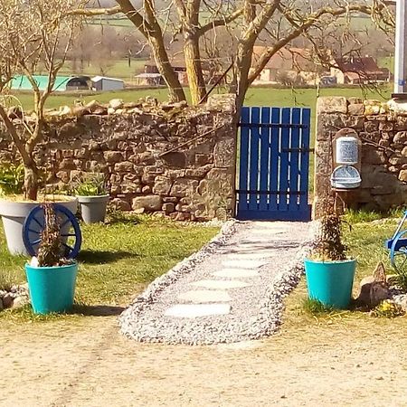 Domaine De La Madeleine Bed & Breakfast Ygrande Bagian luar foto
