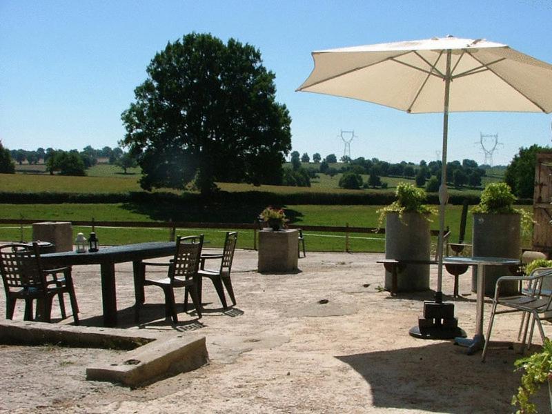 Domaine De La Madeleine Bed & Breakfast Ygrande Bagian luar foto