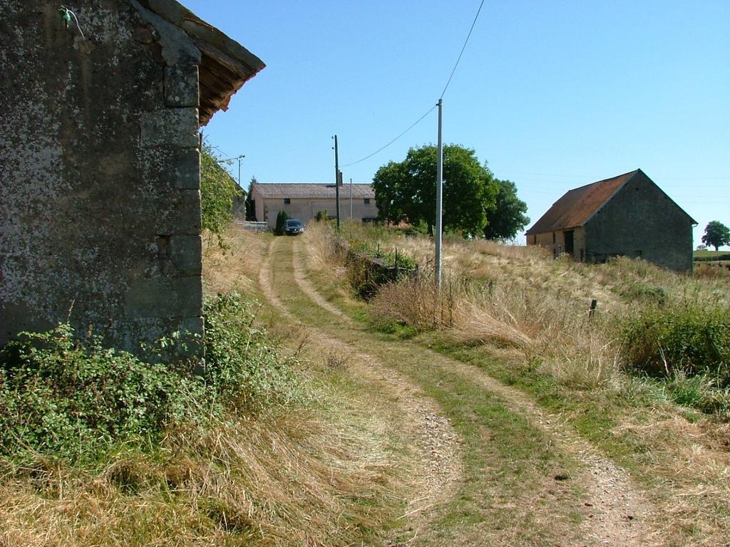 Domaine De La Madeleine Bed & Breakfast Ygrande Bagian luar foto