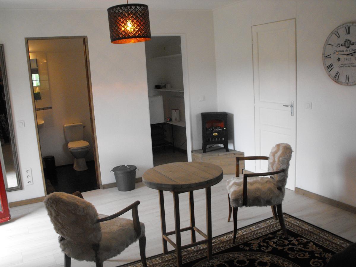 Domaine De La Madeleine Bed & Breakfast Ygrande Bagian luar foto
