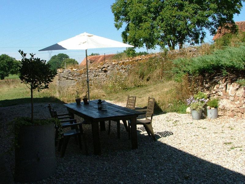 Domaine De La Madeleine Bed & Breakfast Ygrande Bagian luar foto