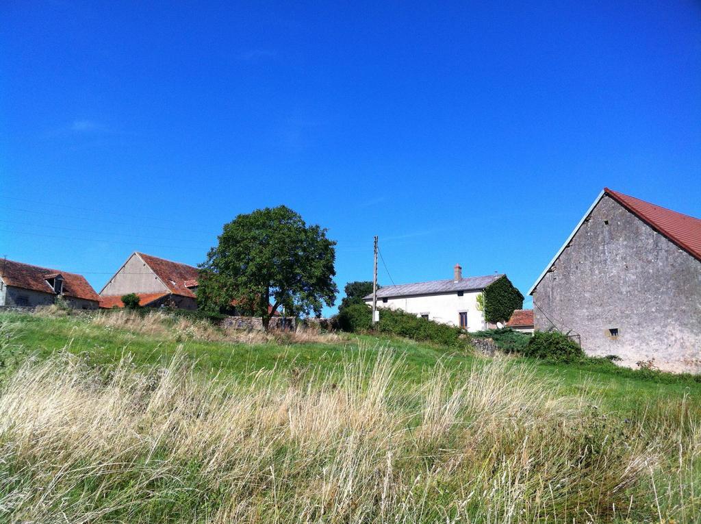 Domaine De La Madeleine Bed & Breakfast Ygrande Bagian luar foto