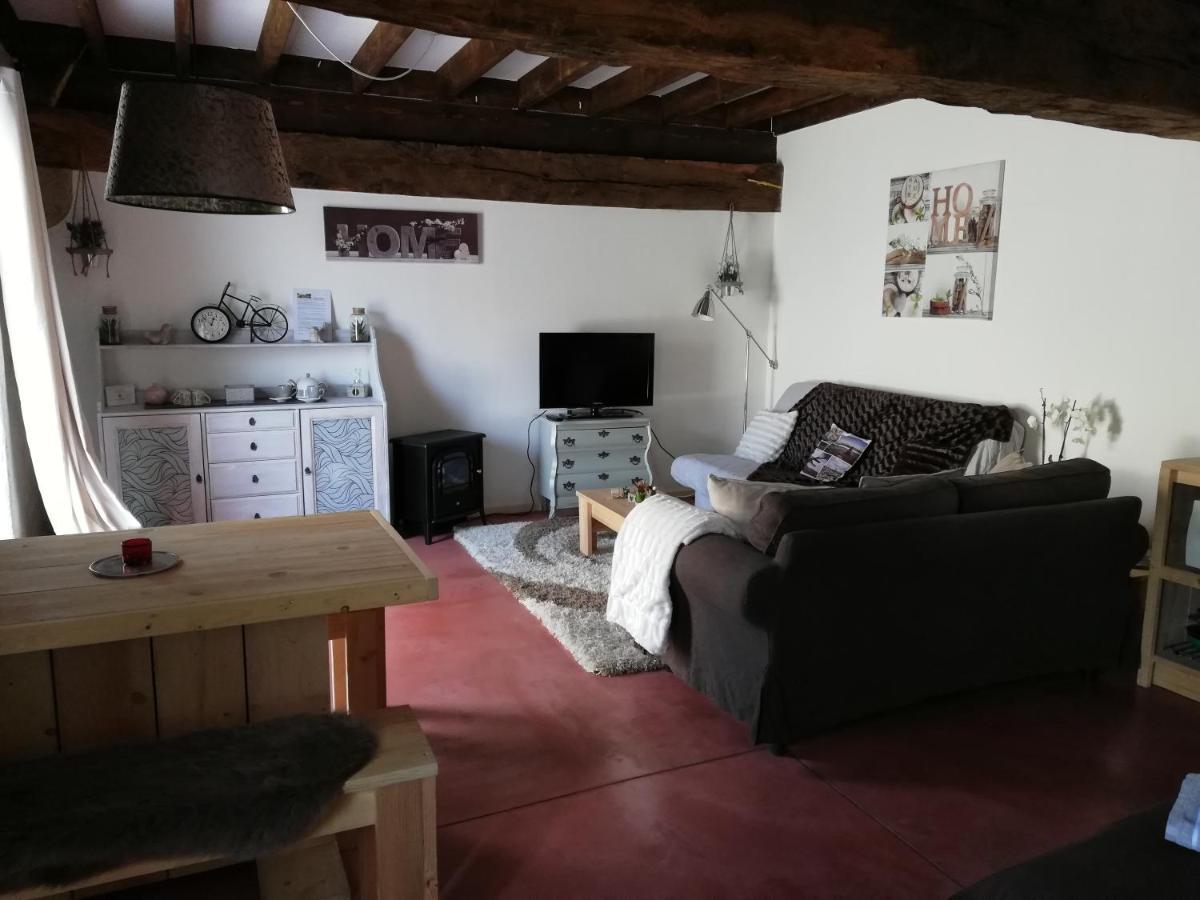 Domaine De La Madeleine Bed & Breakfast Ygrande Bagian luar foto
