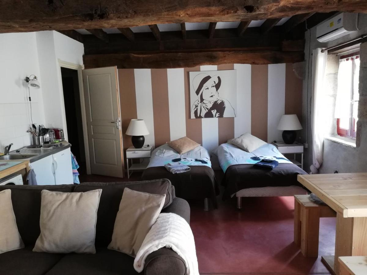 Domaine De La Madeleine Bed & Breakfast Ygrande Bagian luar foto