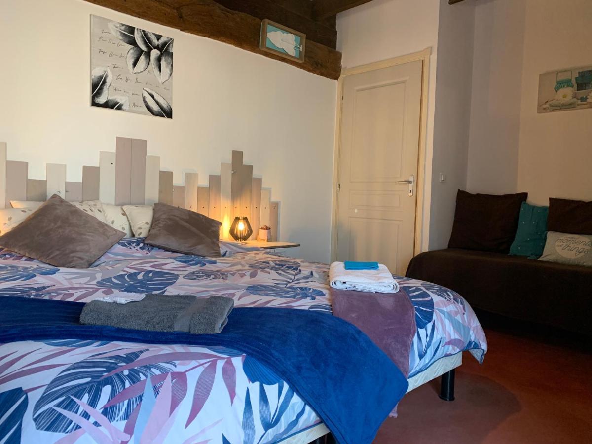 Domaine De La Madeleine Bed & Breakfast Ygrande Bagian luar foto