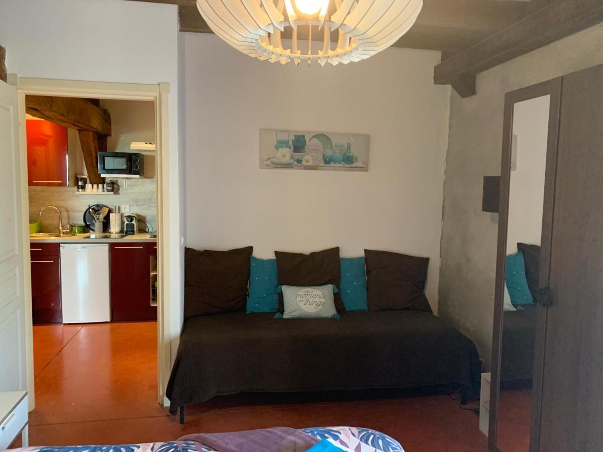 Domaine De La Madeleine Bed & Breakfast Ygrande Bagian luar foto