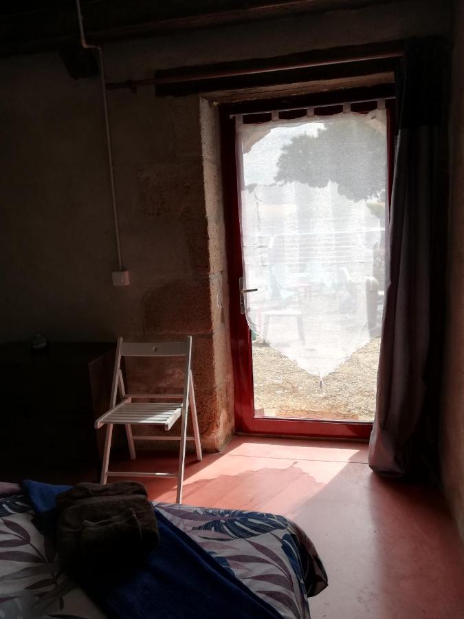 Domaine De La Madeleine Bed & Breakfast Ygrande Bagian luar foto