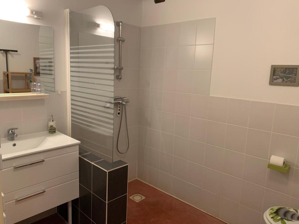 Domaine De La Madeleine Bed & Breakfast Ygrande Bagian luar foto