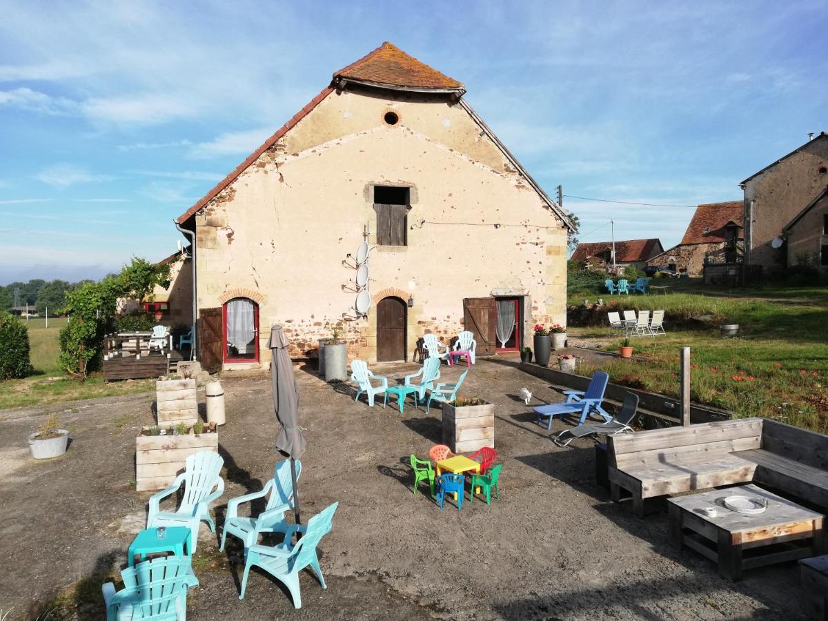 Domaine De La Madeleine Bed & Breakfast Ygrande Bagian luar foto