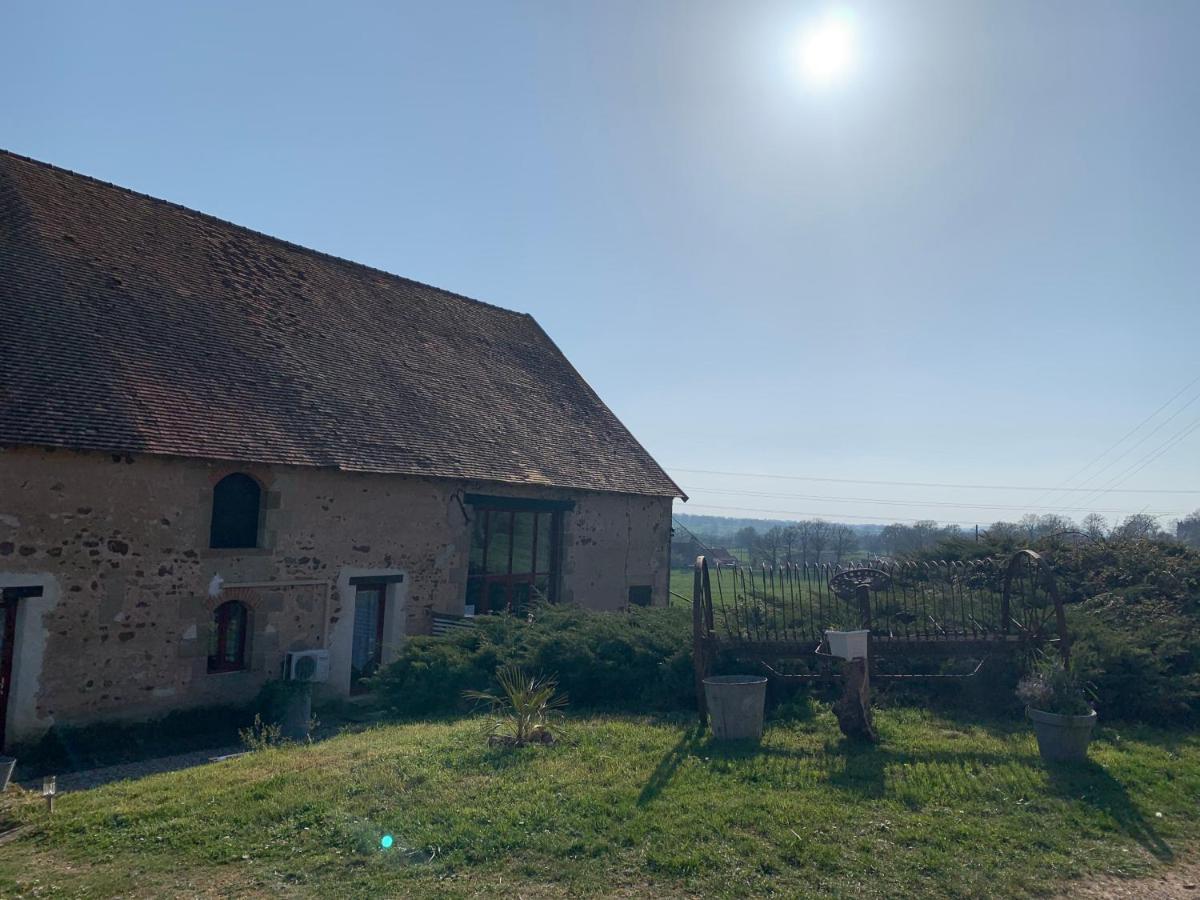 Domaine De La Madeleine Bed & Breakfast Ygrande Bagian luar foto